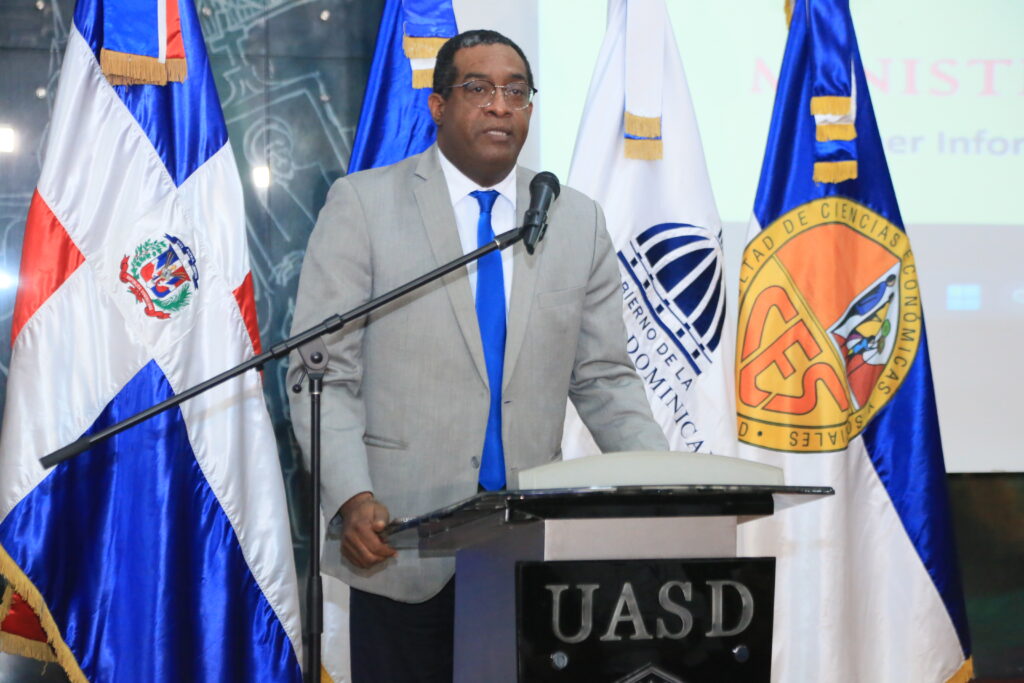 Realizan En La UASD Consulta Del Ministerio De La Mujer Para